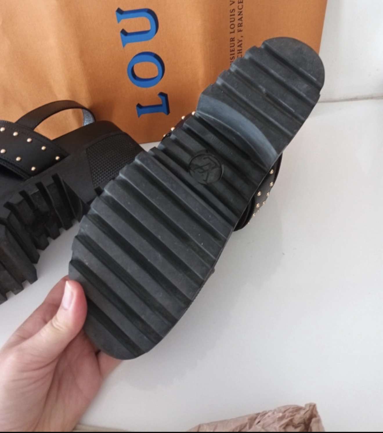 Louis Vuitton sandalky