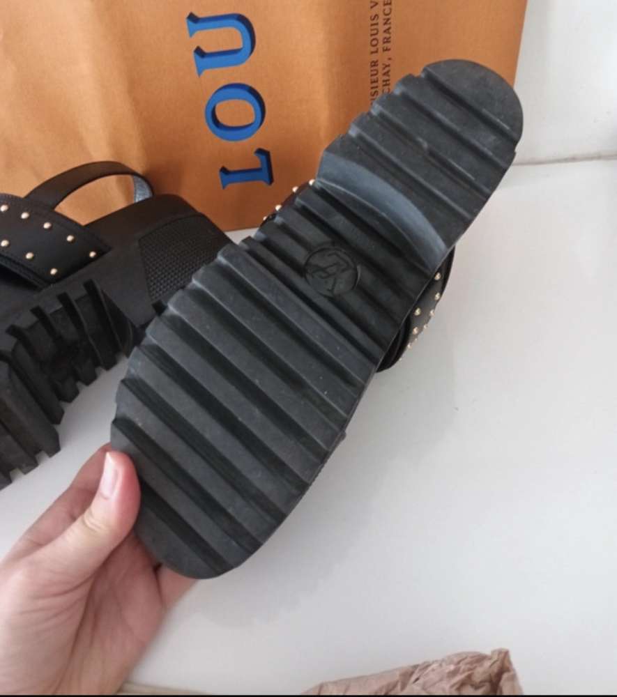 Louis Vuitton sandalky