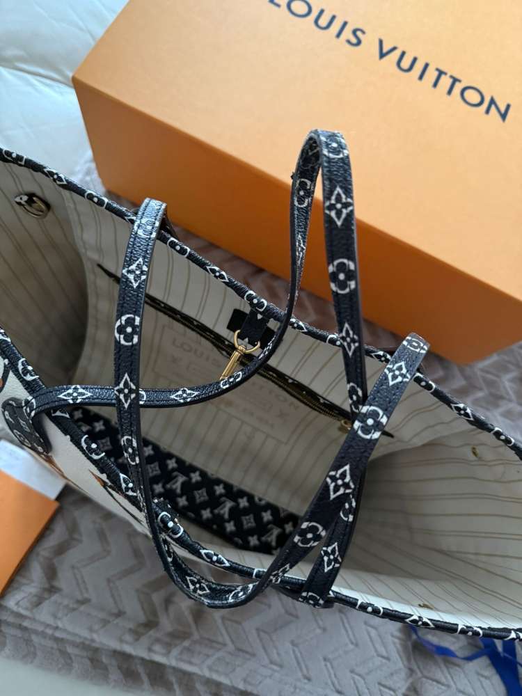 Louis Vuitton neverfull