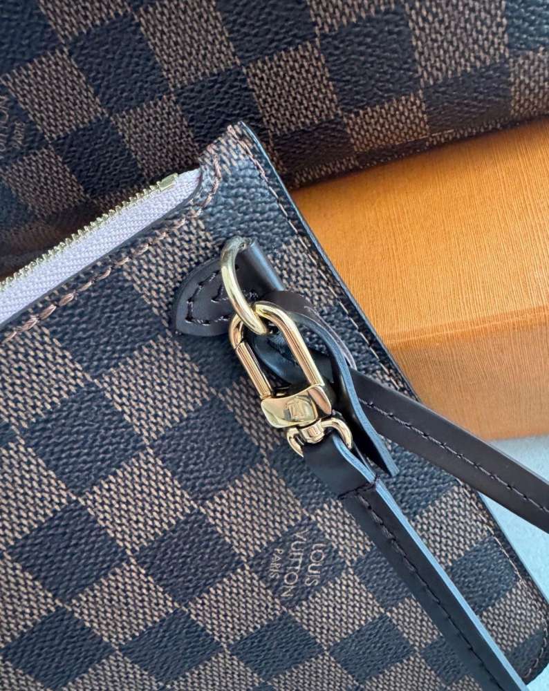 Louis Vuitton neverfull