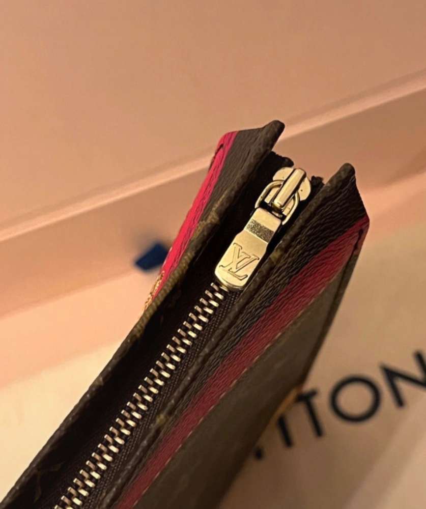 Louis Vuittton toilette