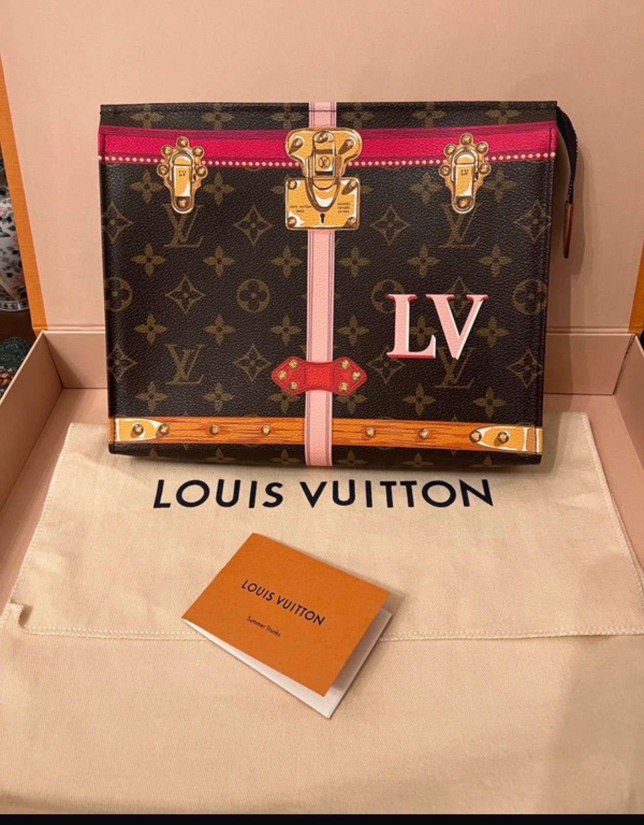 Louis Vuittton toilette