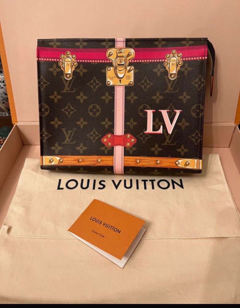 Louis Vuittton toilette