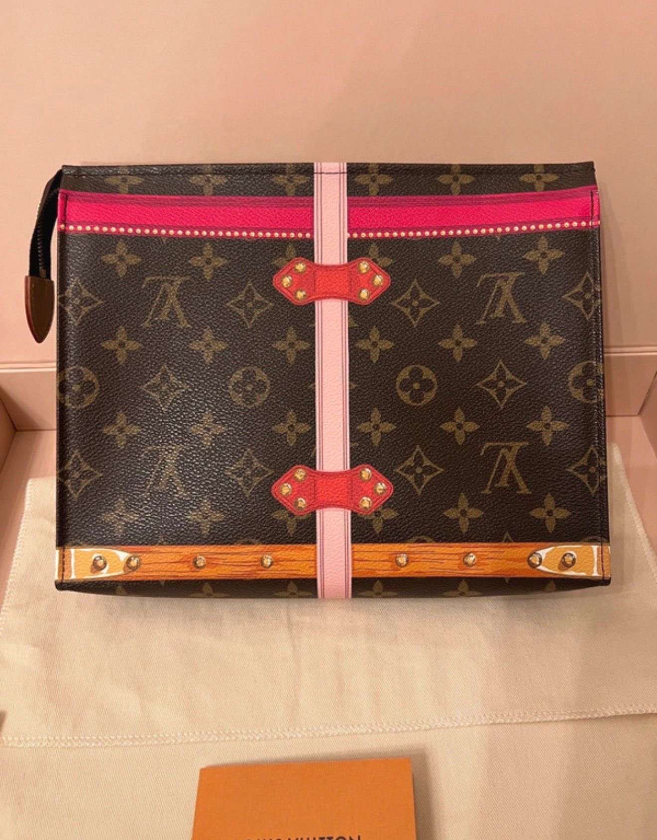 Louis Vuittton toilette