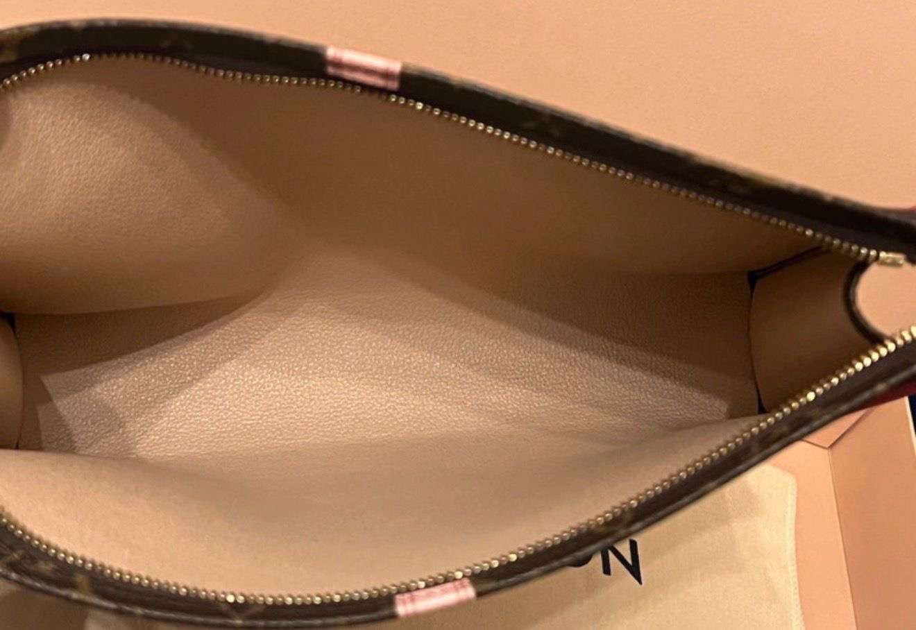 Louis Vuittton toilette