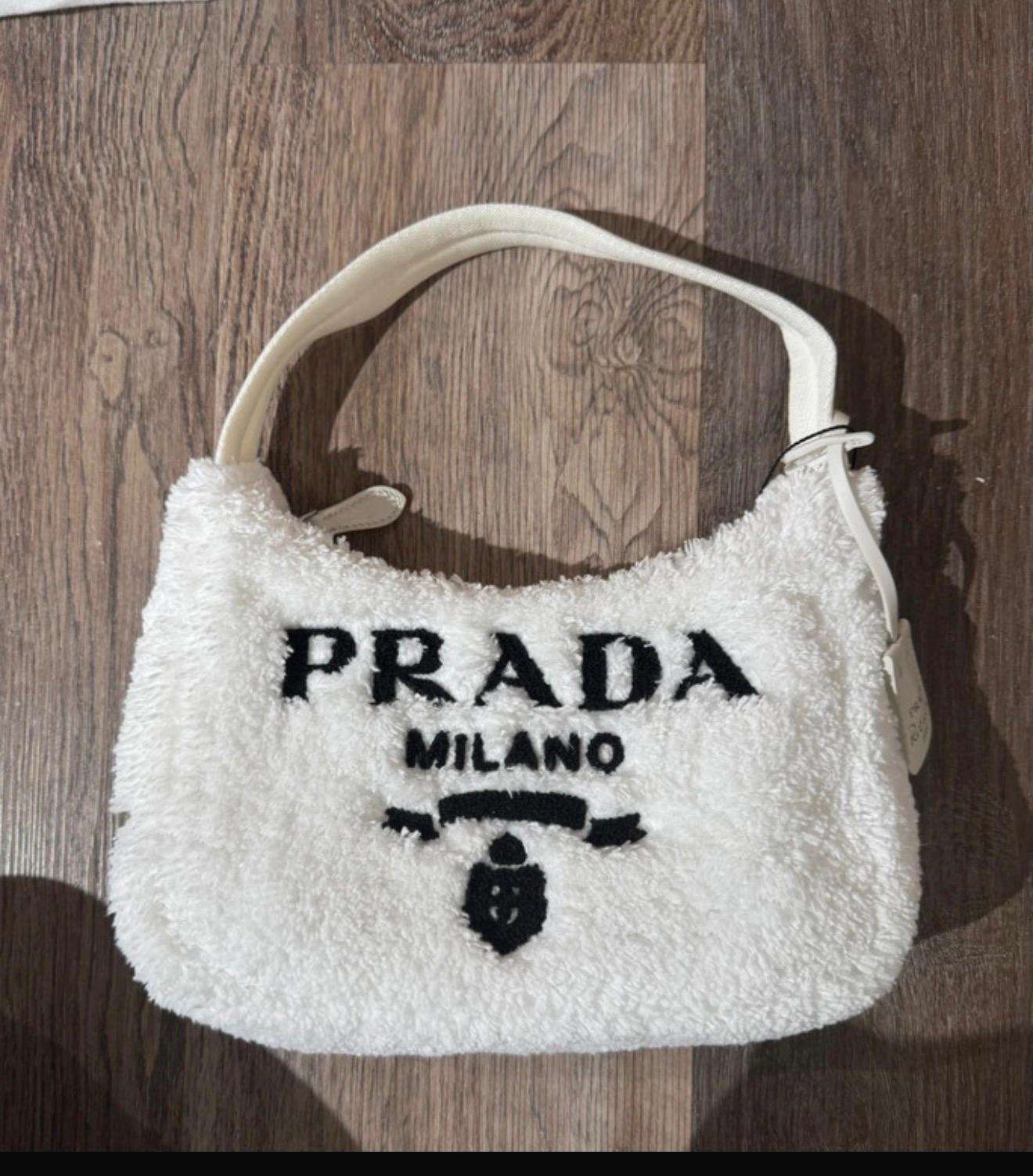 Prada kabelka