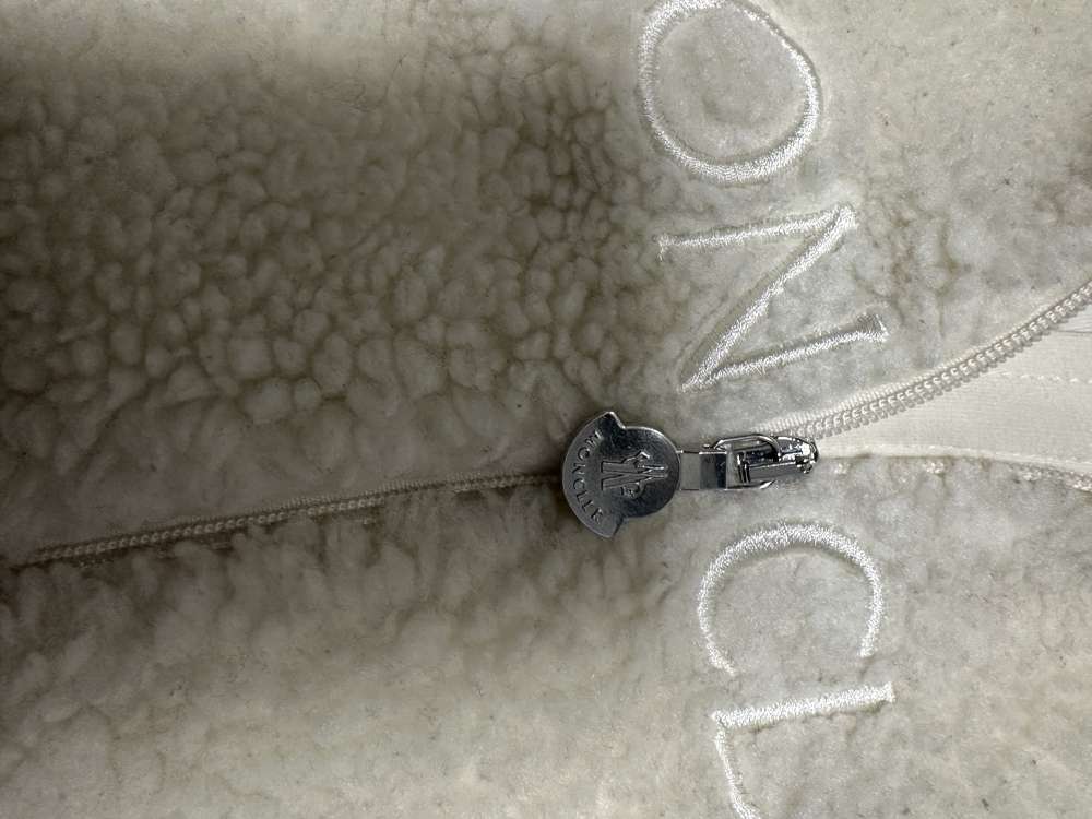 Moncler overal na 18 mes