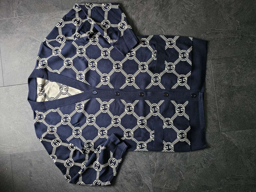 Obojstranný kardigán