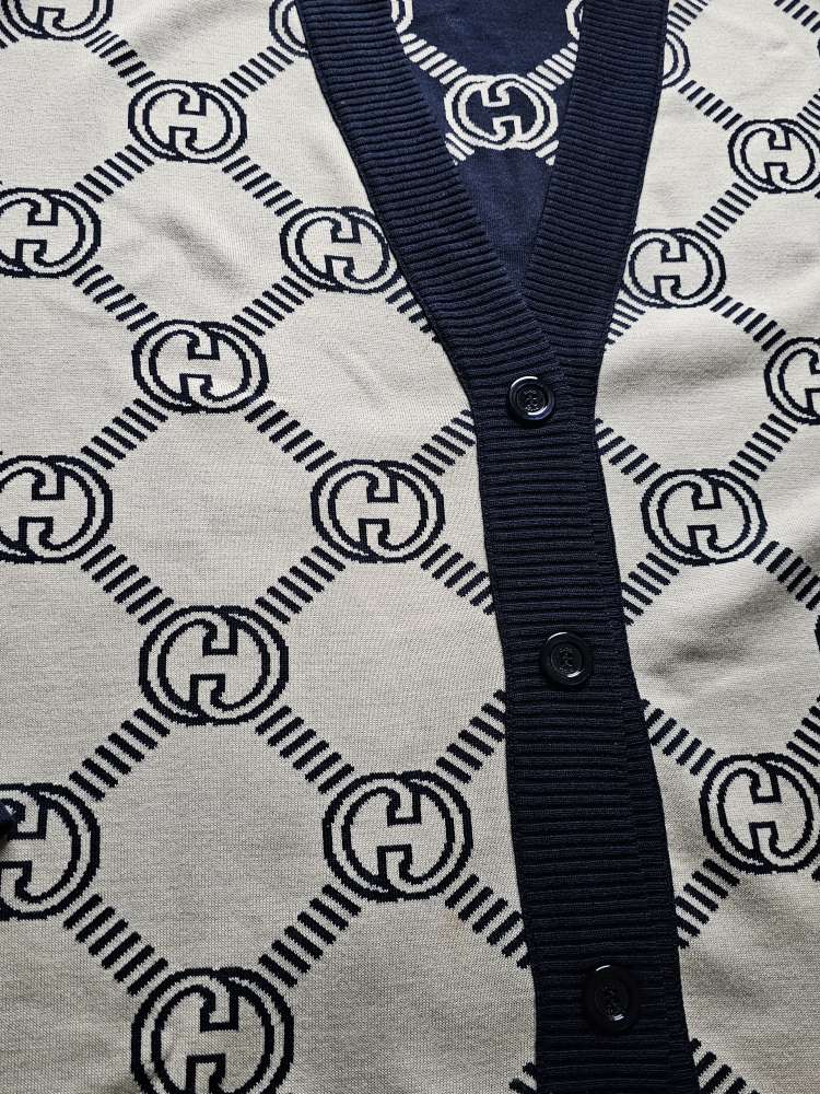 Obojstranný kardigán