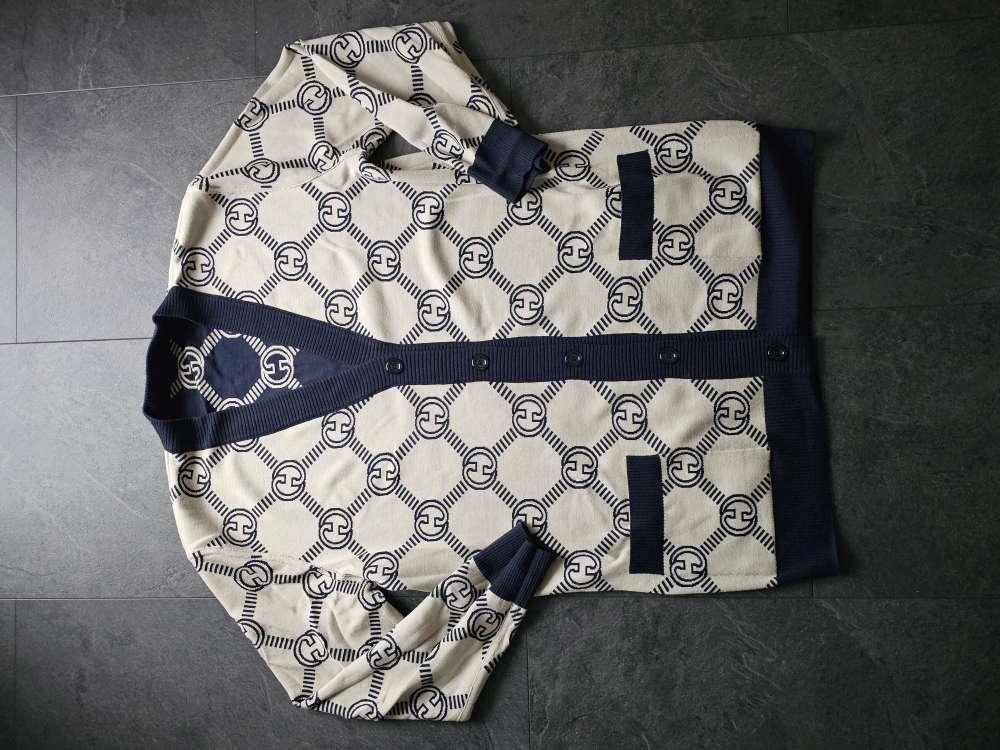 Obojstranný kardigán