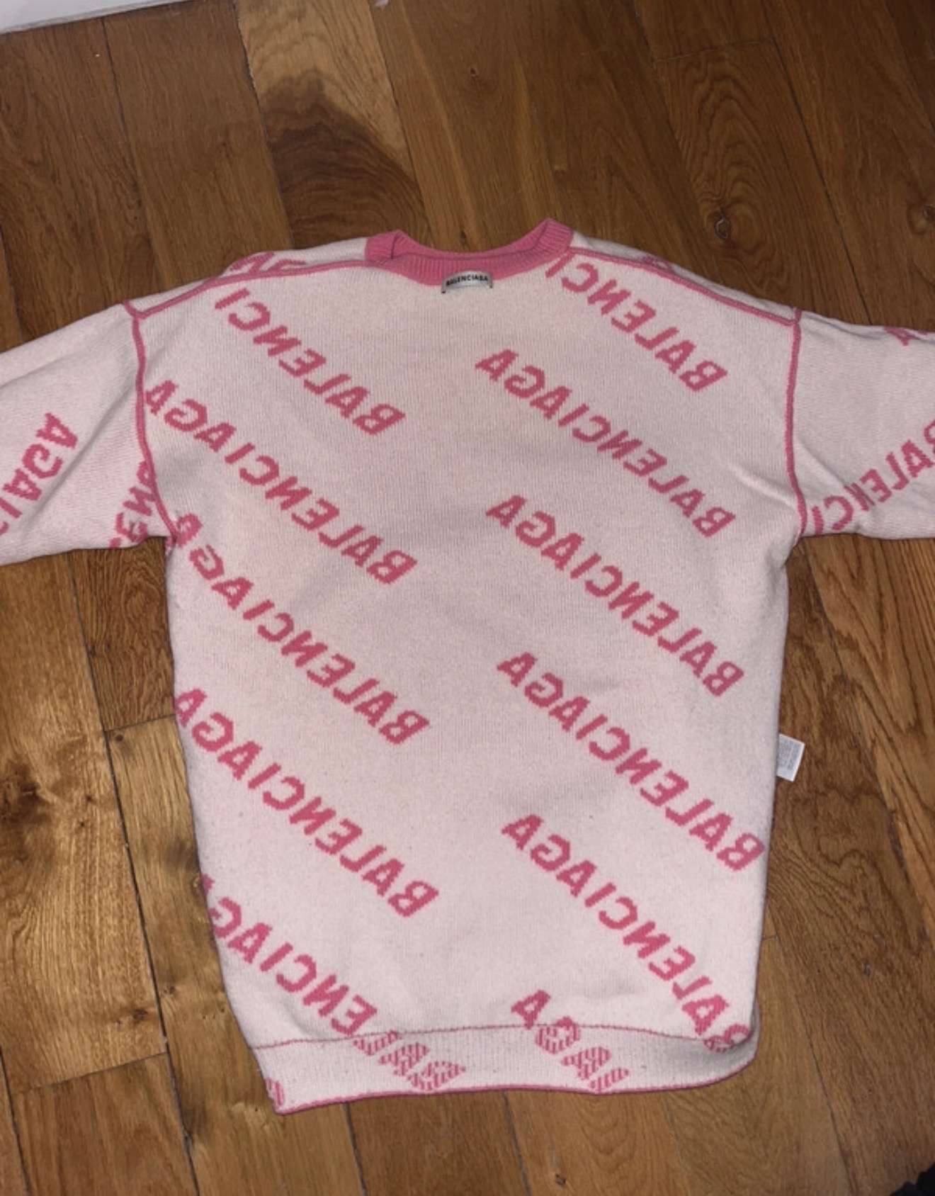 Balenciaga sveter