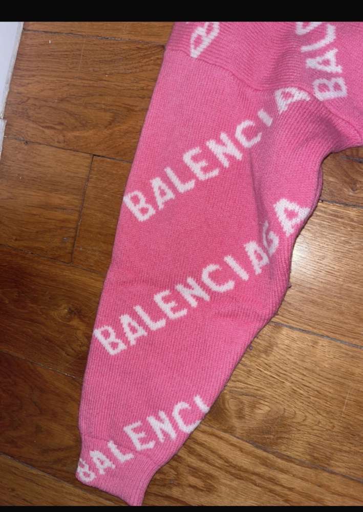 Balenciaga sveter