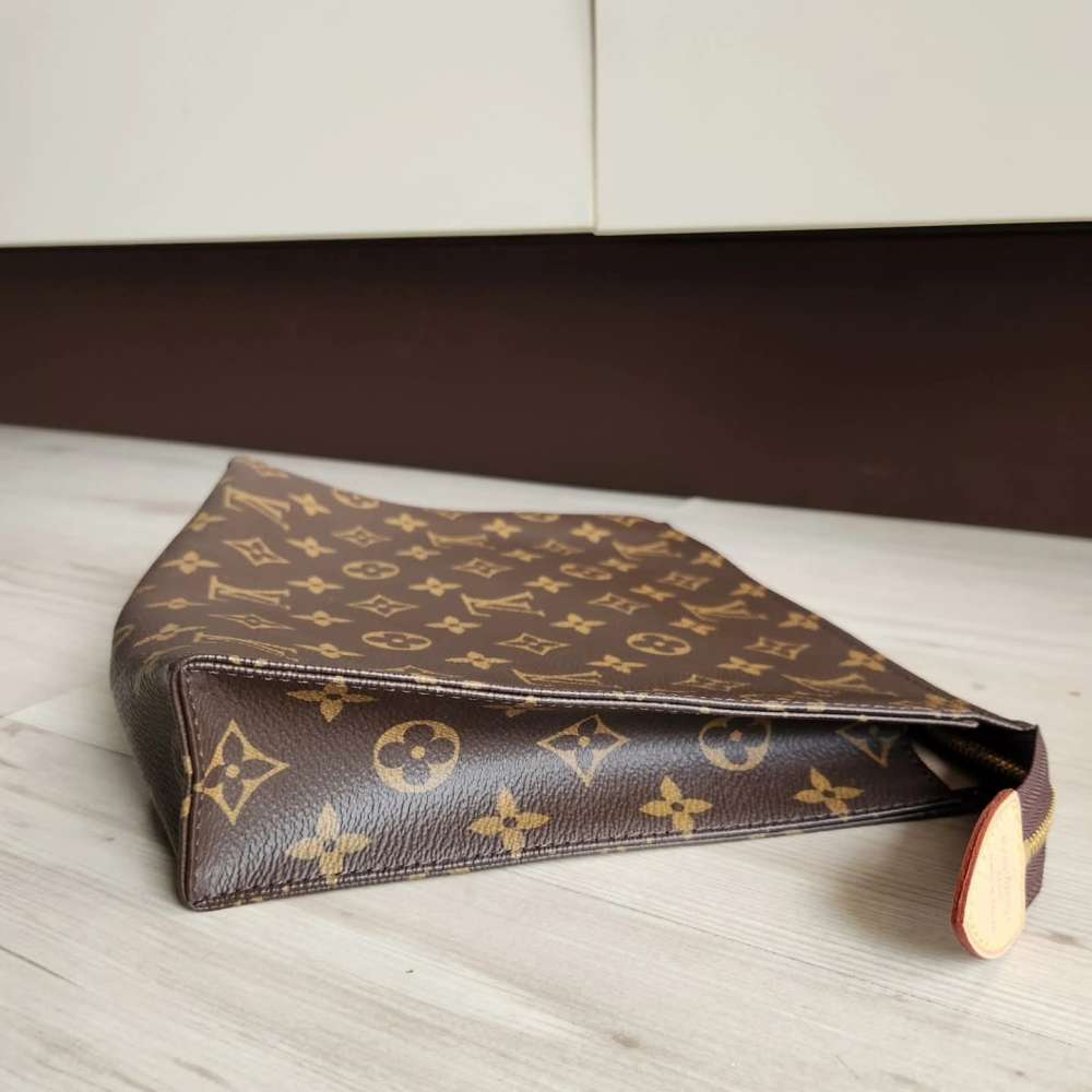 Louis Vuitton Toilette 26