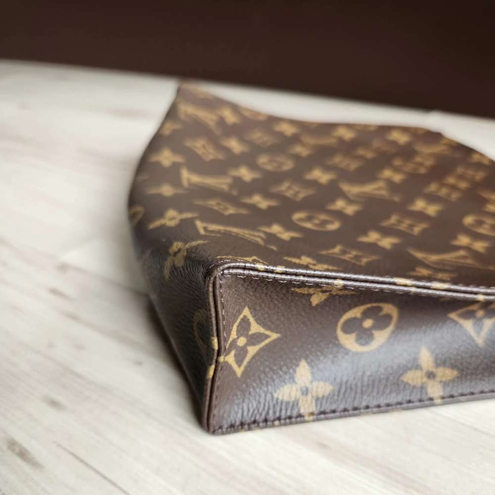 Louis Vuitton Toilette 26