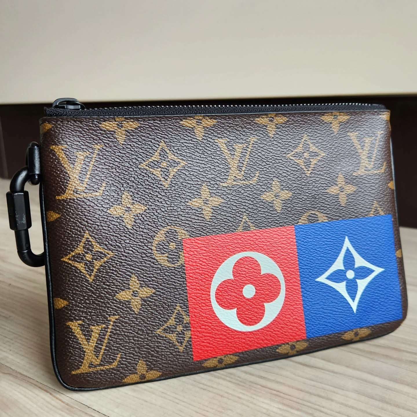Louis Vuitton Pochette