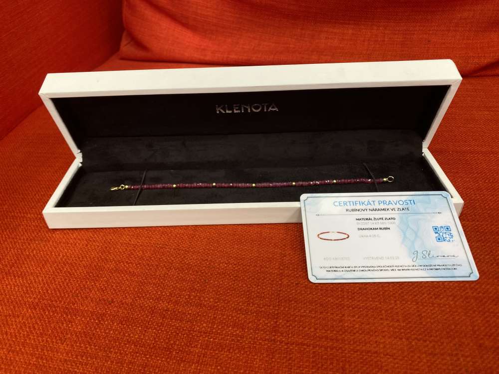 NÁRAMOK RUBÍNOVÝ V ZLATE