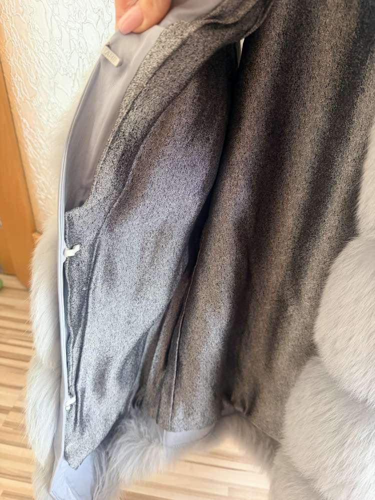 Sivá vesta z líšky