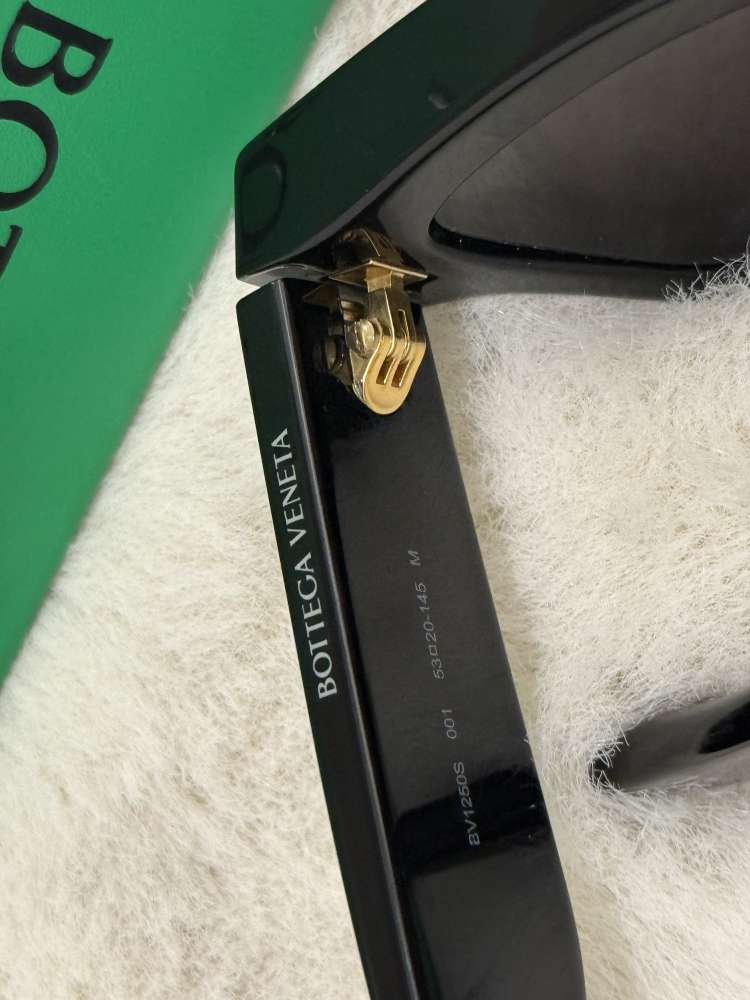 Slnečné okuliare Bottega Veneta