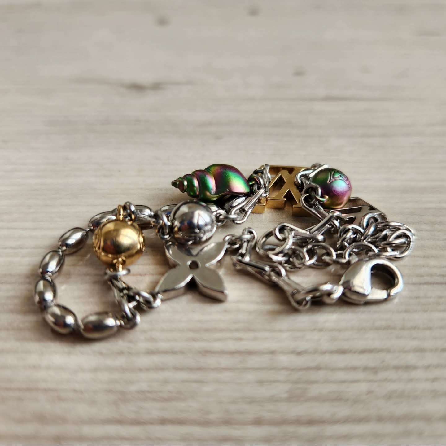 Louis Vuitton naramek