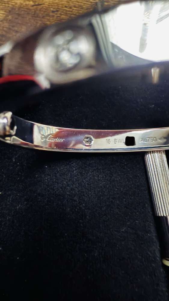 Náramok Cartier Love z bieleho zlata so 4 diamantmi, veľkosť 16