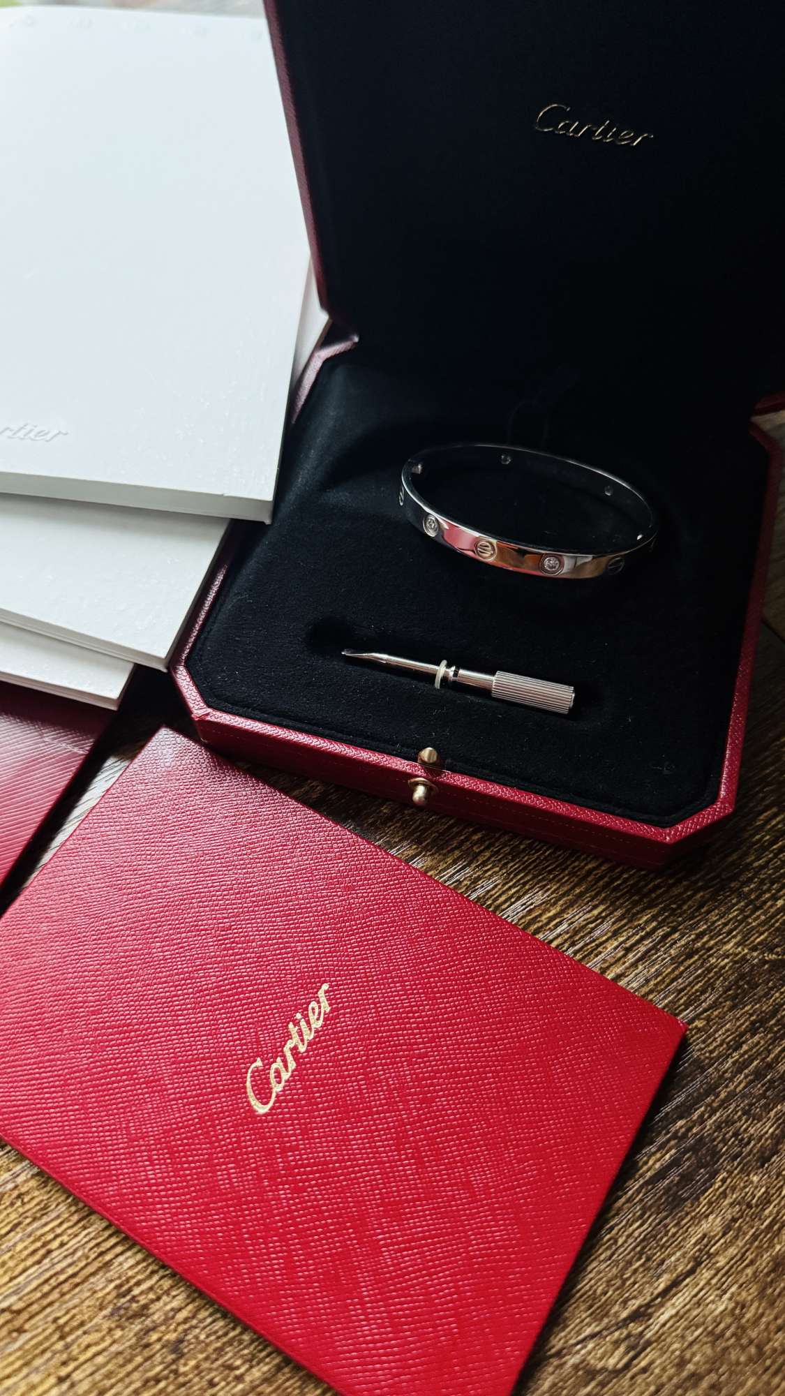 Náramok Cartier Love z bieleho zlata so 4 diamantmi, veľkosť 16