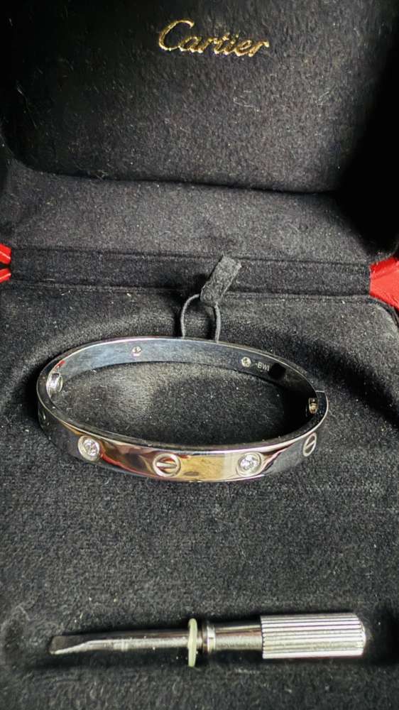 Náramok Cartier Love z bieleho zlata so 4 diamantmi, veľkosť 16