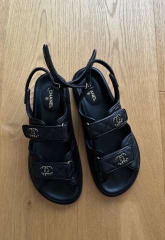 https://vipluxury.sk/Chanel grandad sandále
