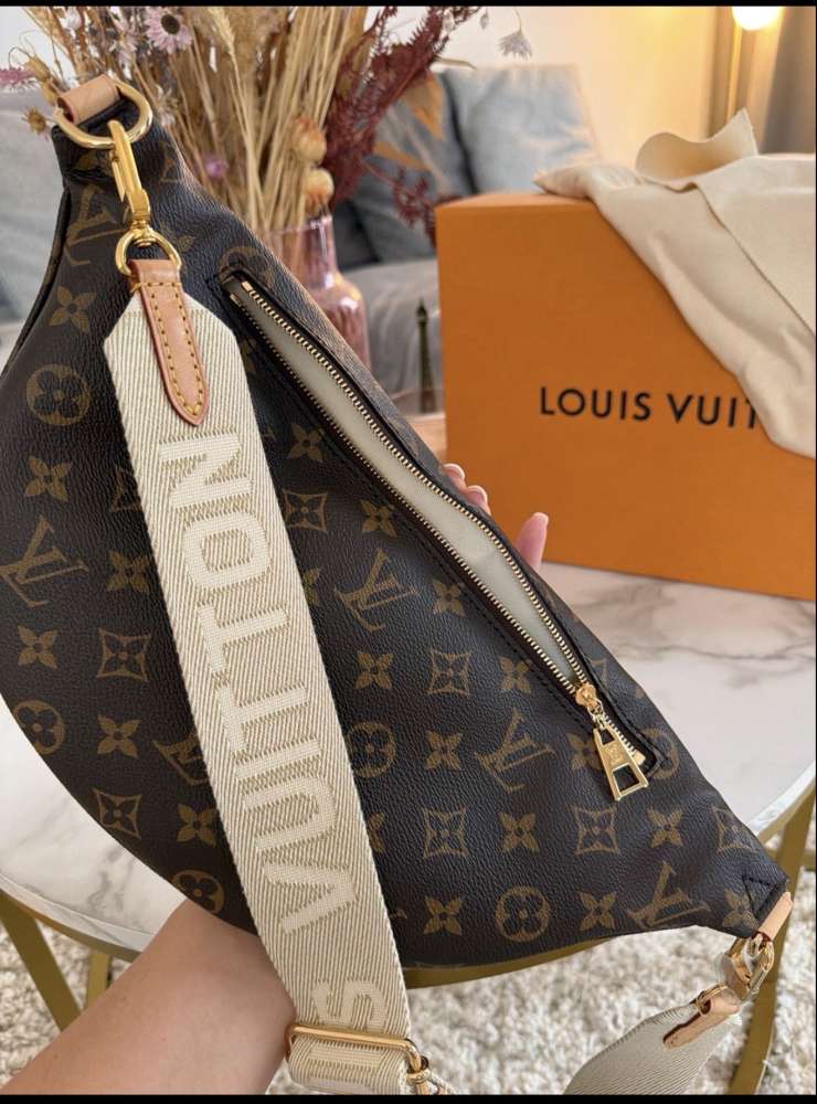 Louis vuitton bumbag