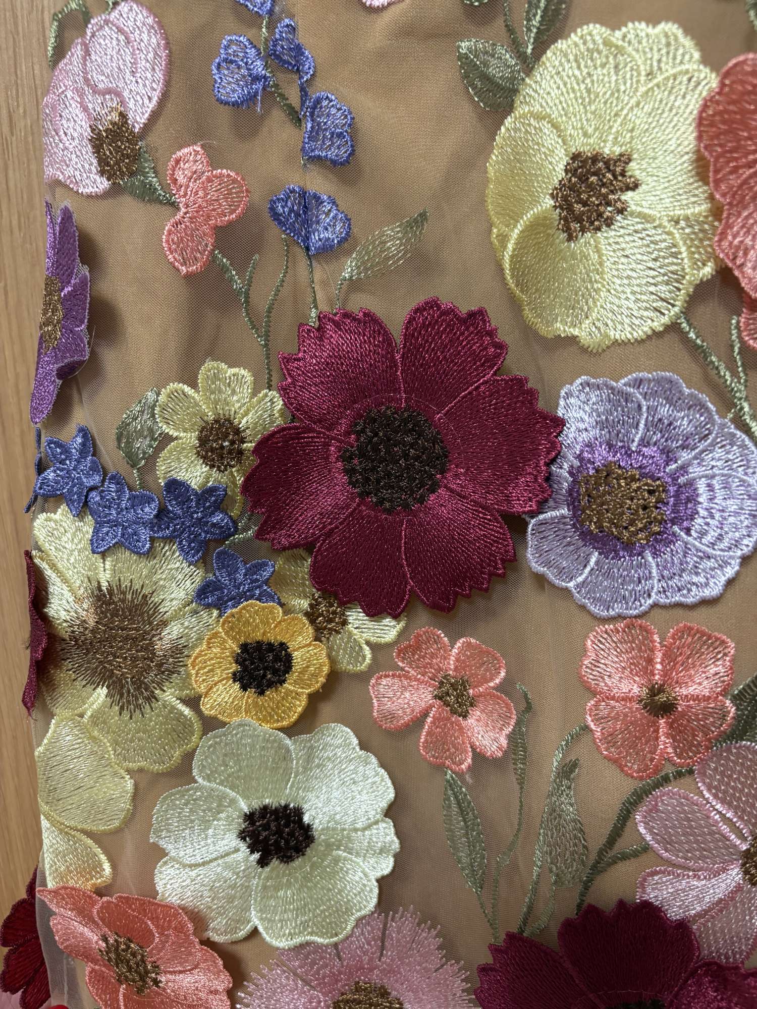 ELLIATT kvetinové šaty 3D