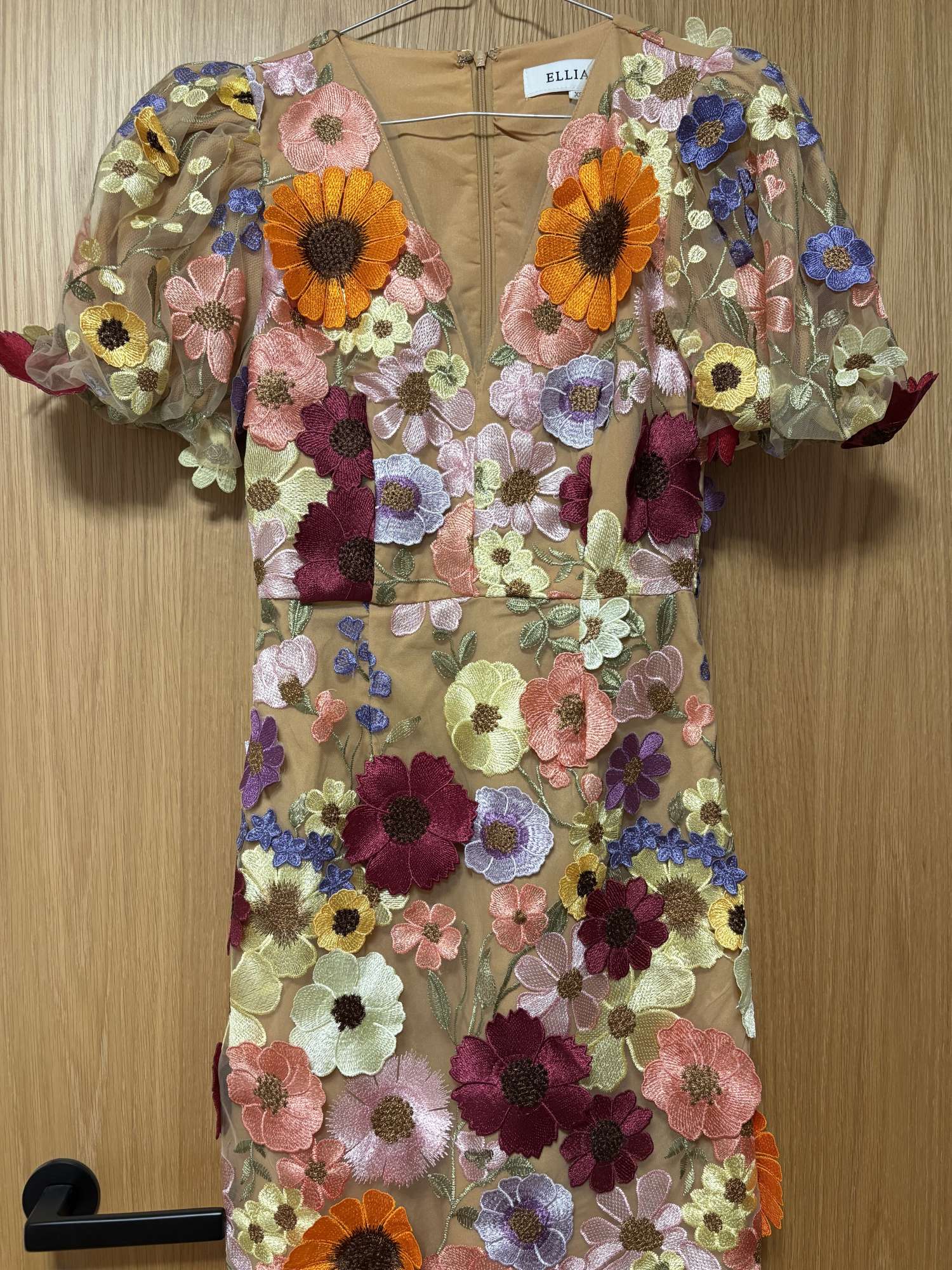 ELLIATT kvetinové šaty 3D