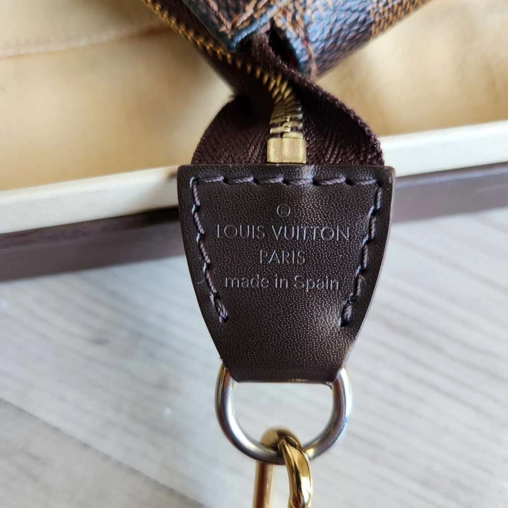 Louis Vuitton Pochette Accessoires NM