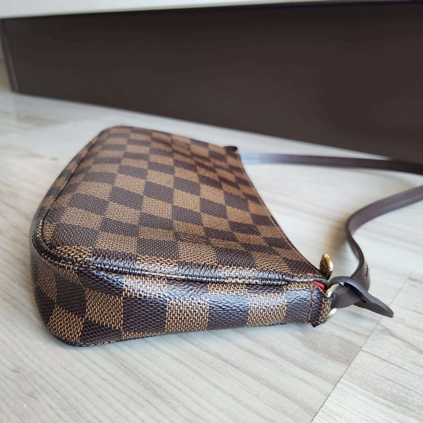 Louis Vuitton Pochette Accessoires NM