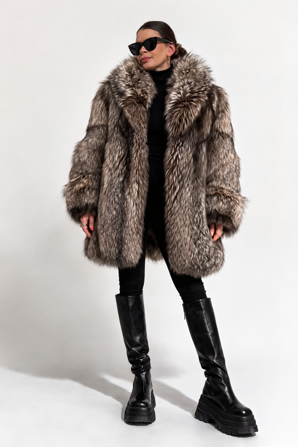 Luxusný kožuch z pravej líšky s výrazným golierom