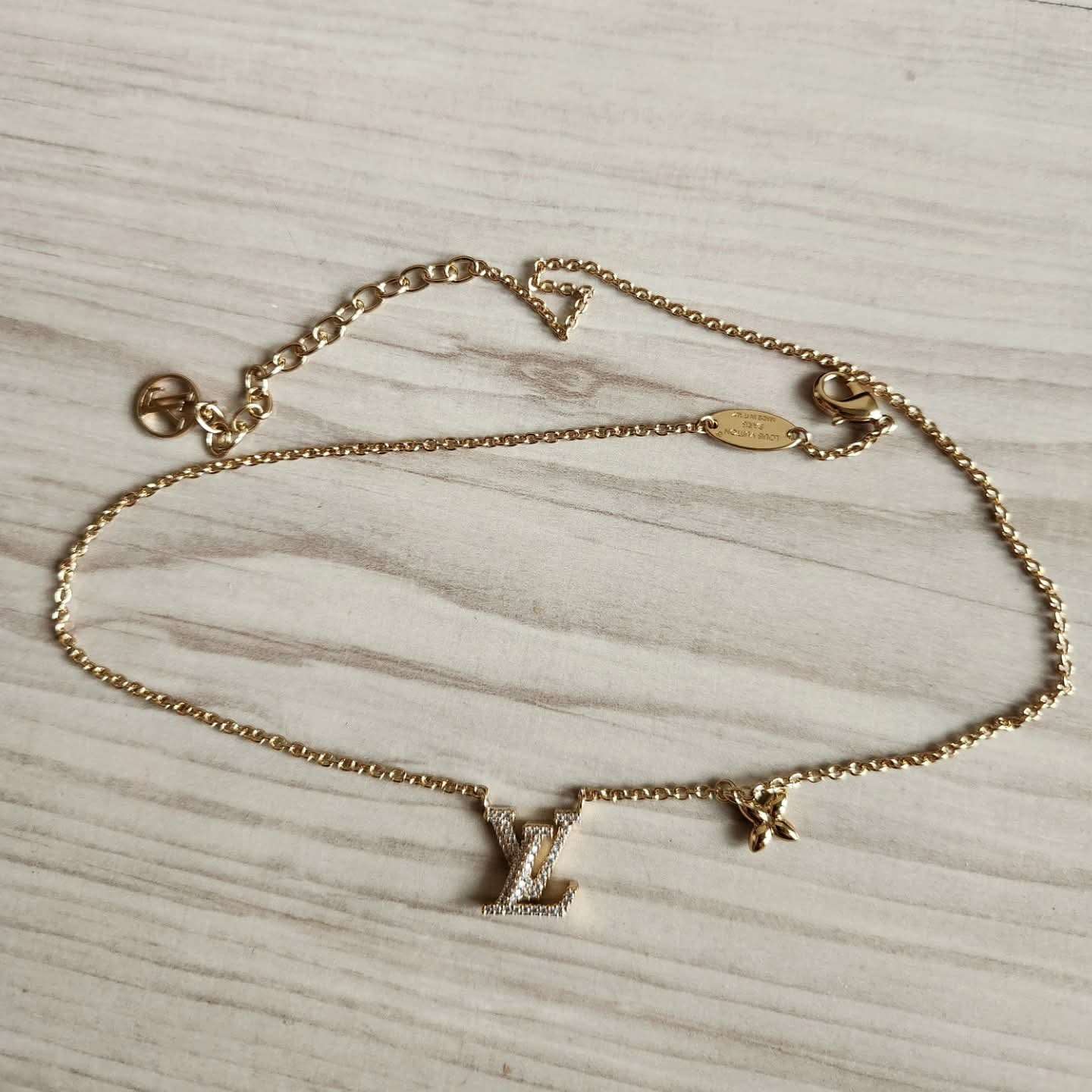 Louis Vuitton Nahrdelnik