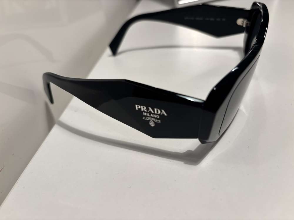 Prada - slnečne okuliare