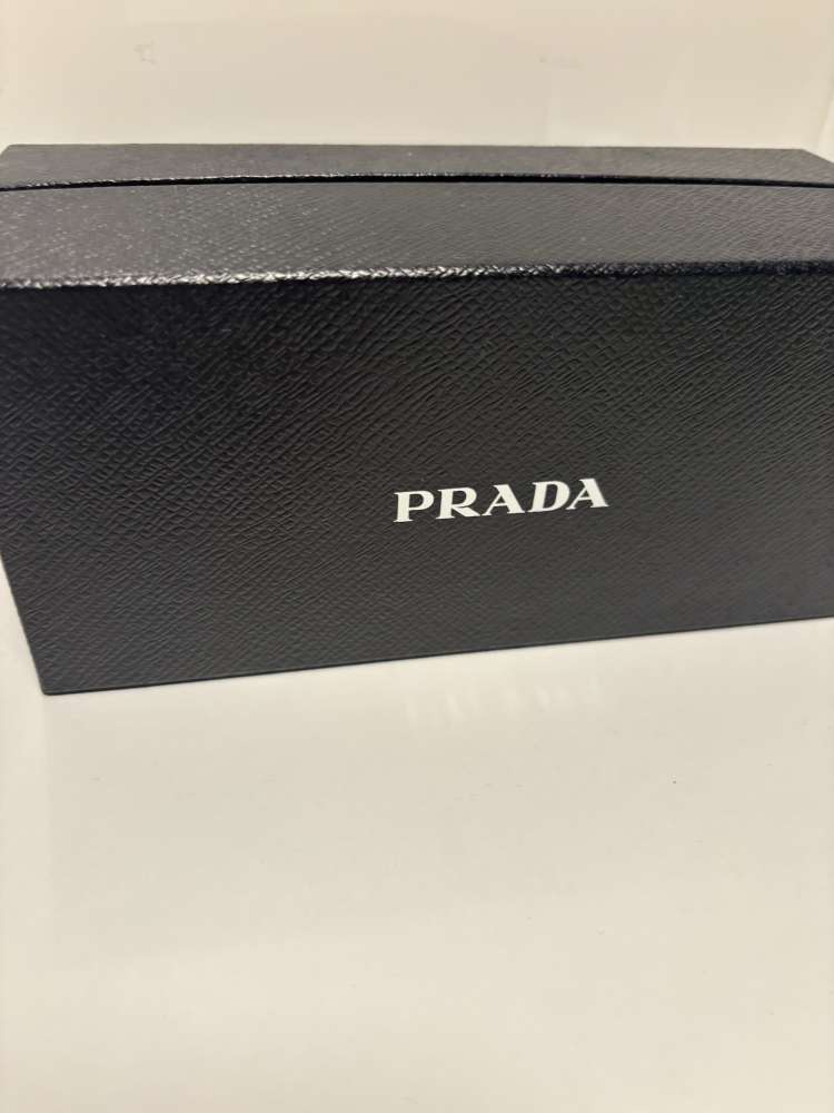 Prada - slnečne okuliare