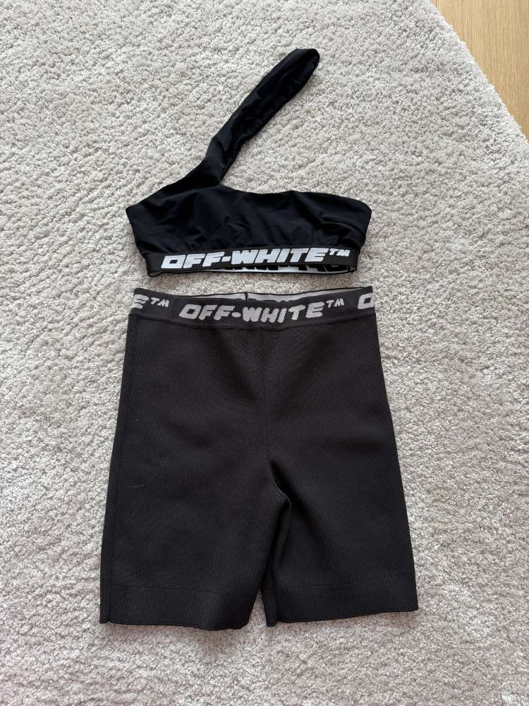 Off white set
