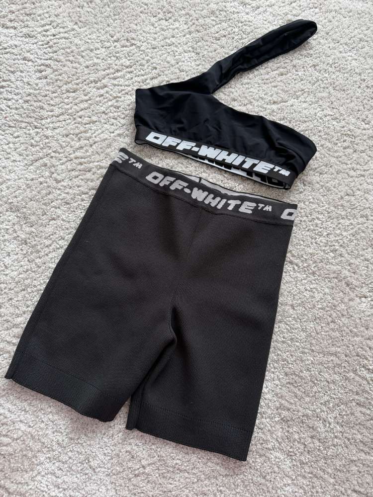 Off white set
