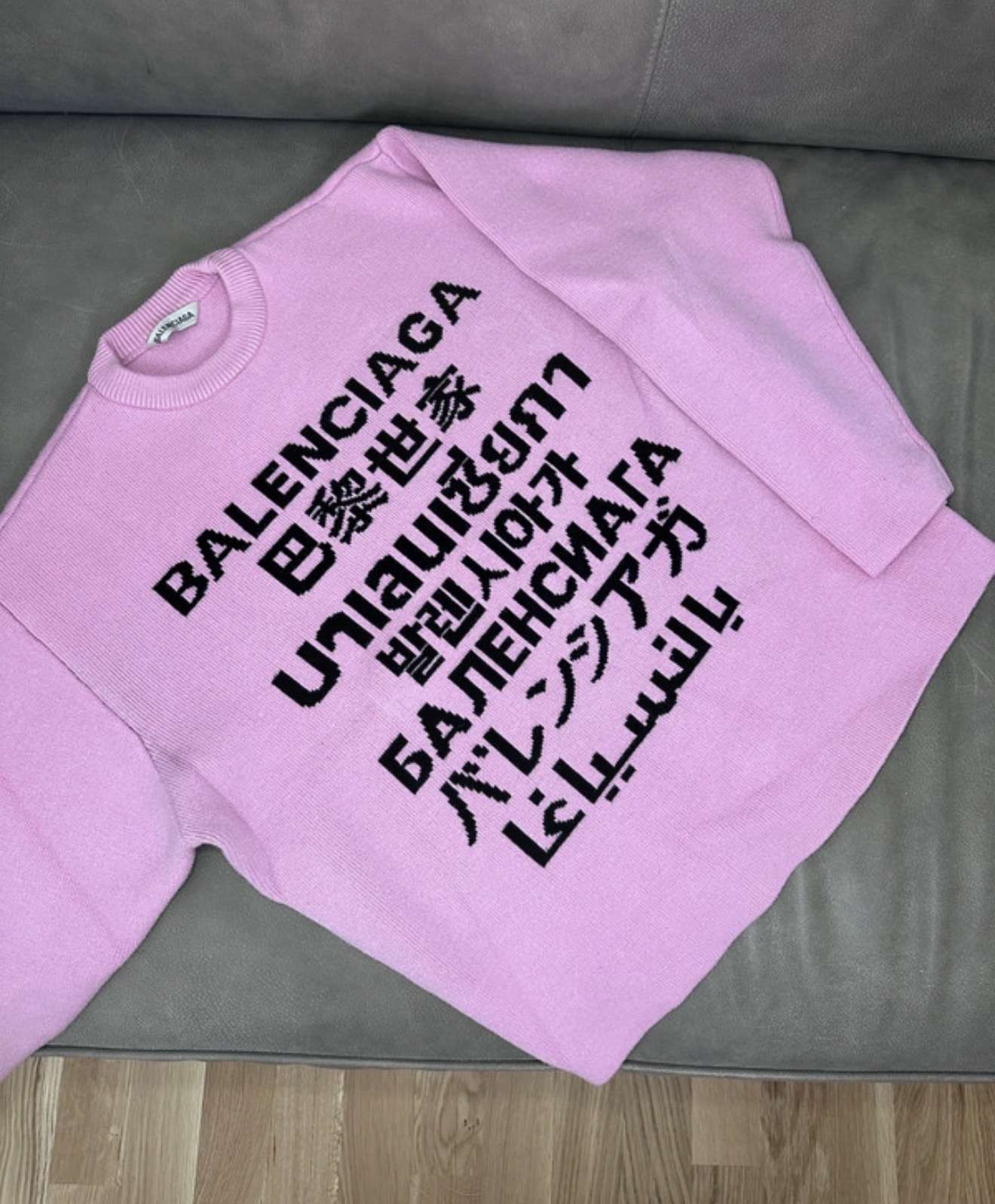 Balenciaga sveter