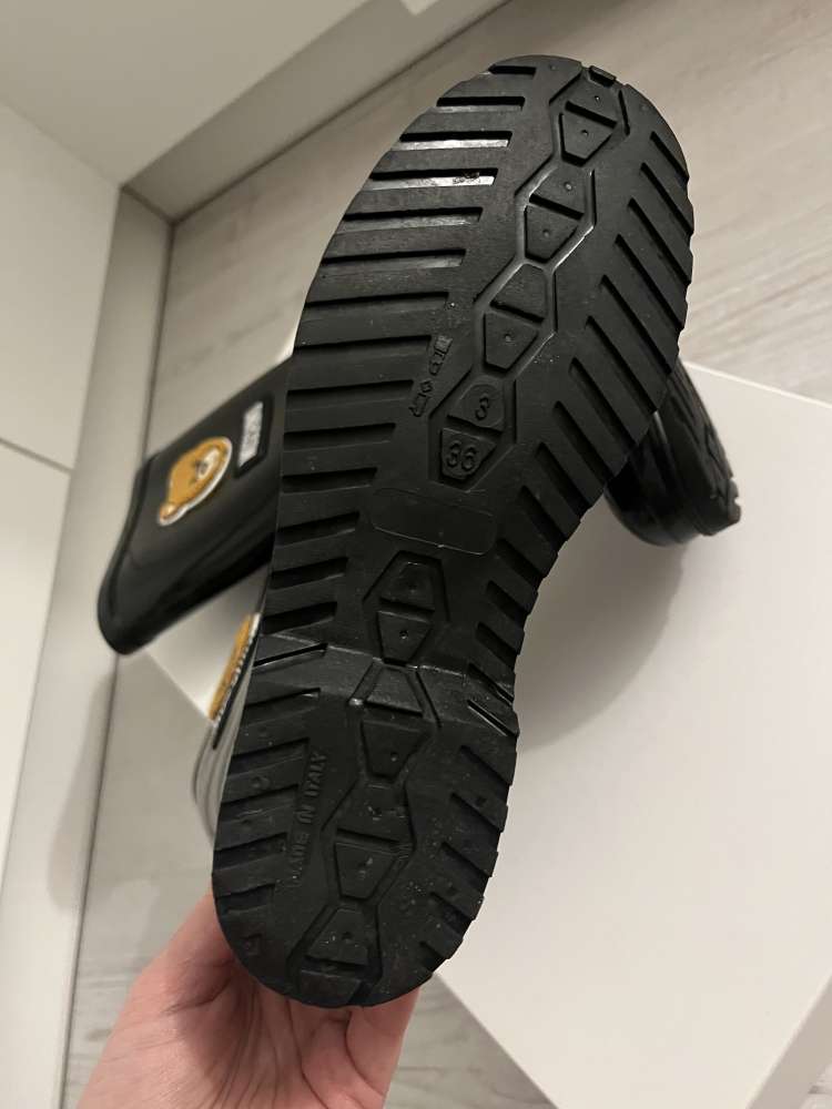 Moschino gumáky 36