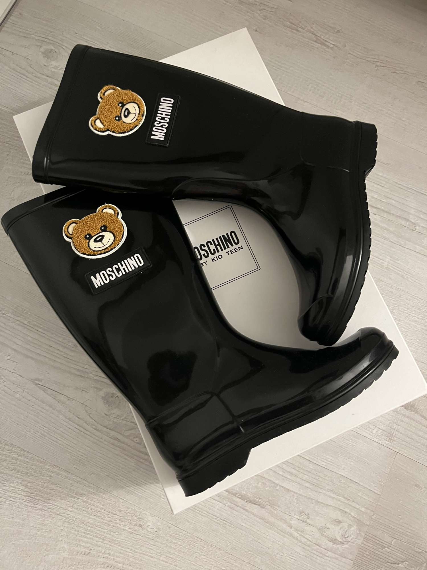 Moschino gumáky 36