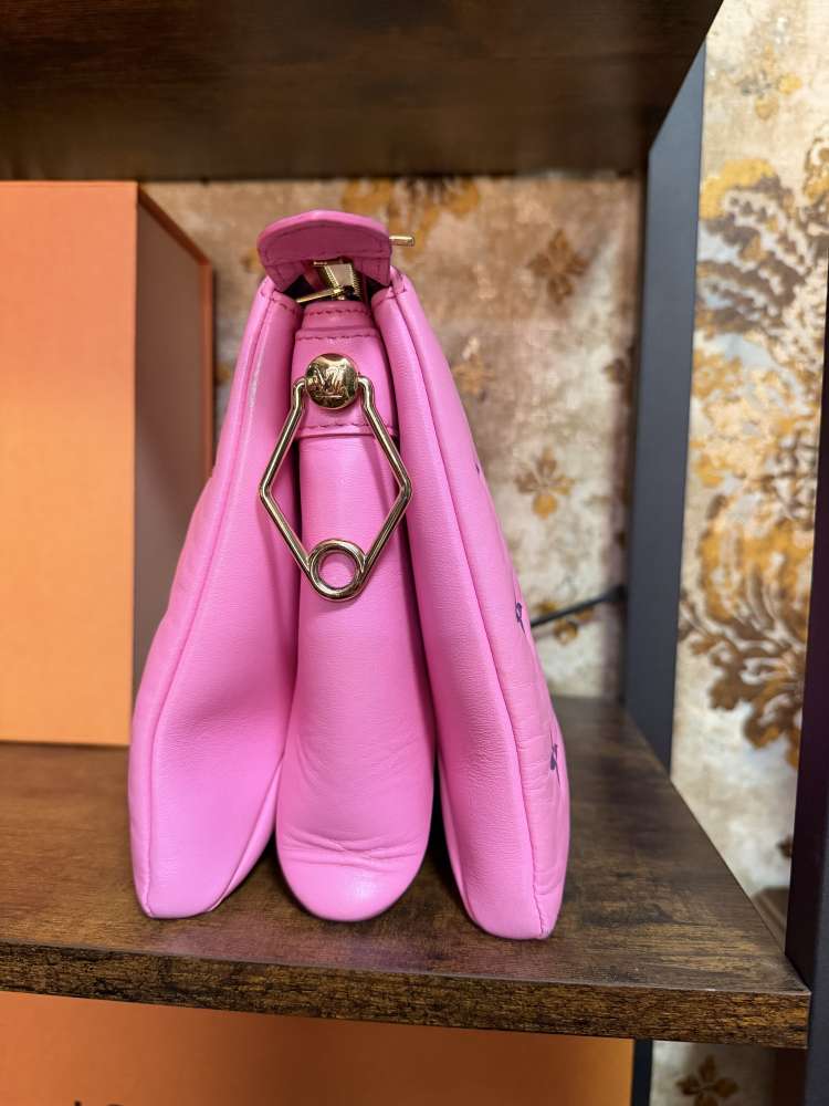 Louis Vuitton Coussin