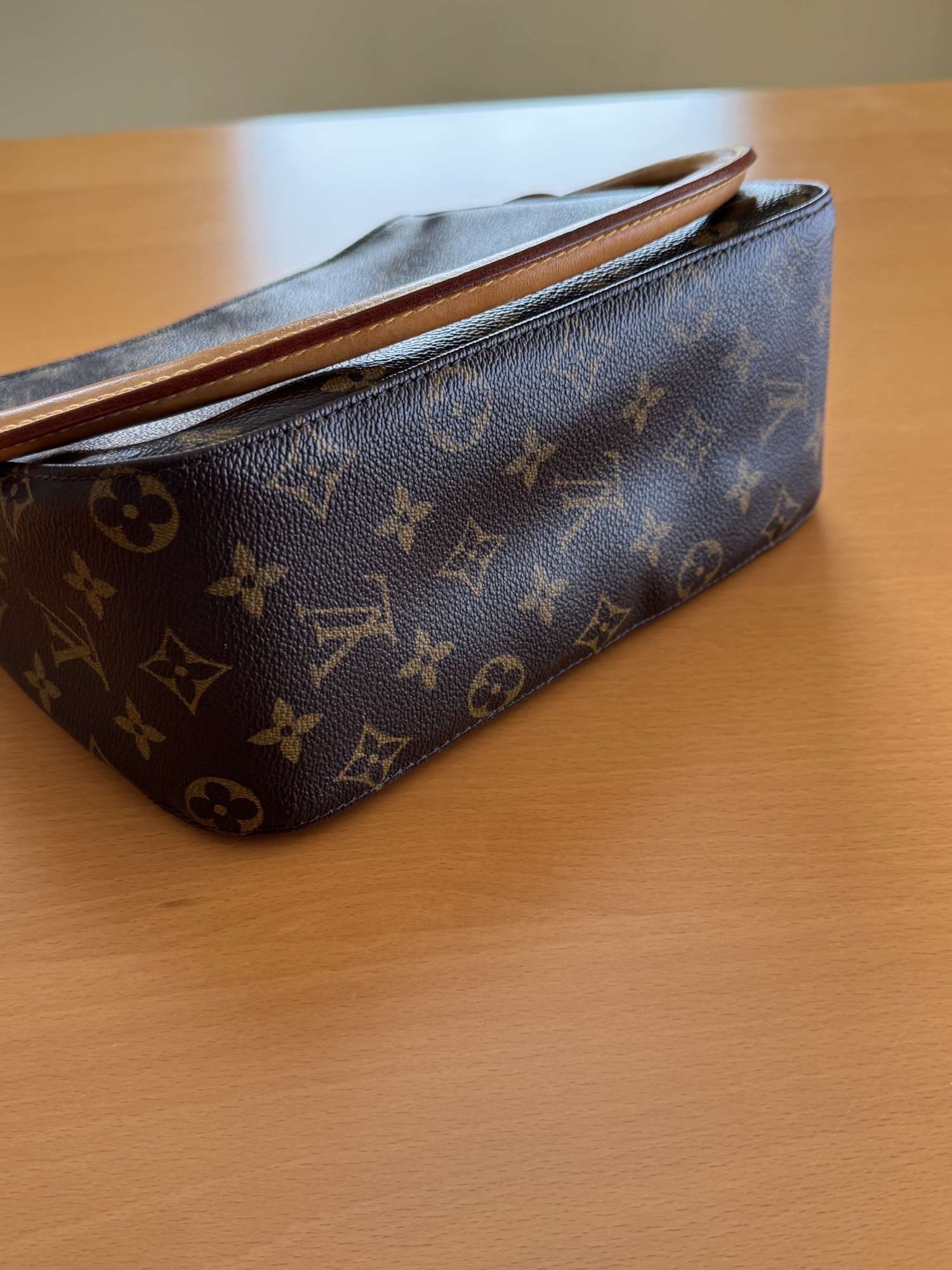 Louis Vuitton Monogram Looping MM
