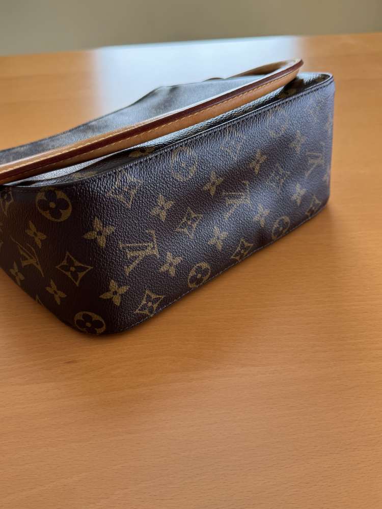 Louis Vuitton Monogram Looping MM