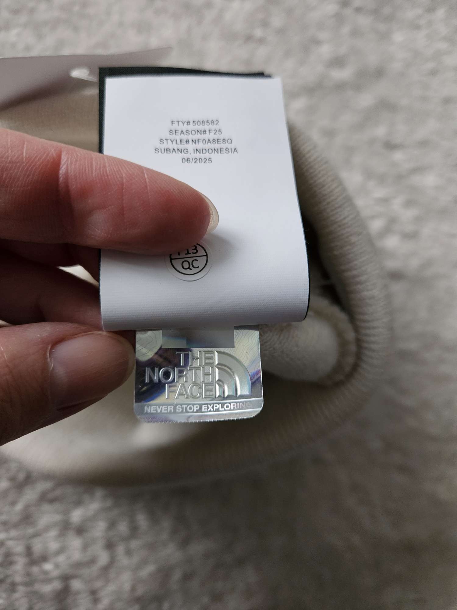 Skims & The North Face ciapka