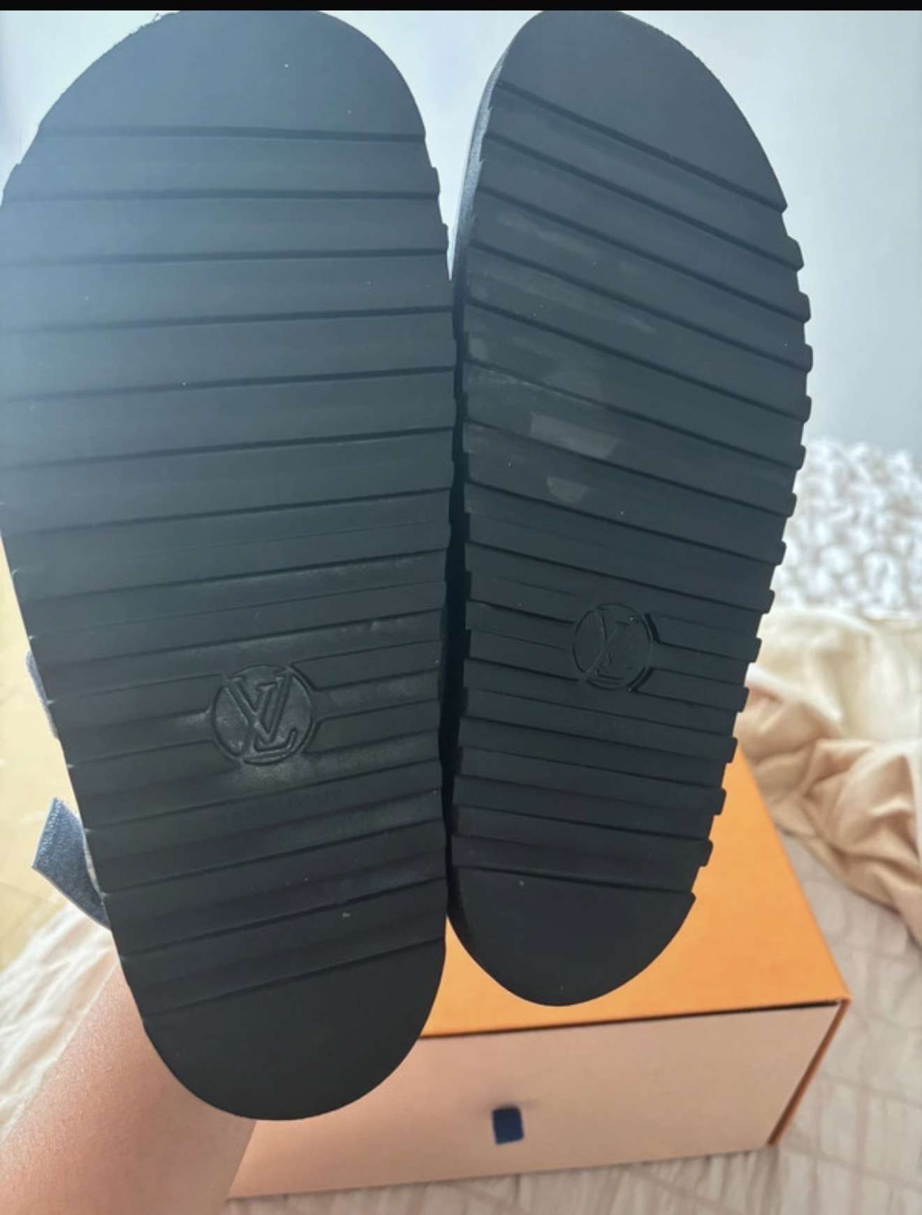 Louis Vuitton sandalky