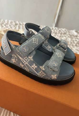 https://vipluxury.sk/Louis Vuitton sandalky