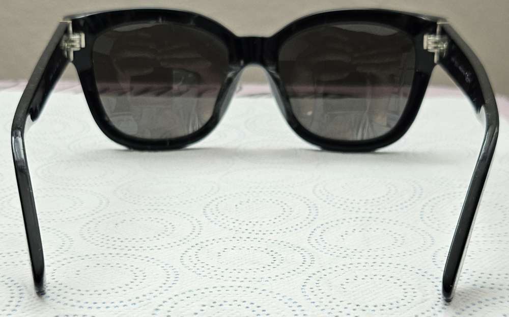 Jimmy Choo slnečné okuliare.