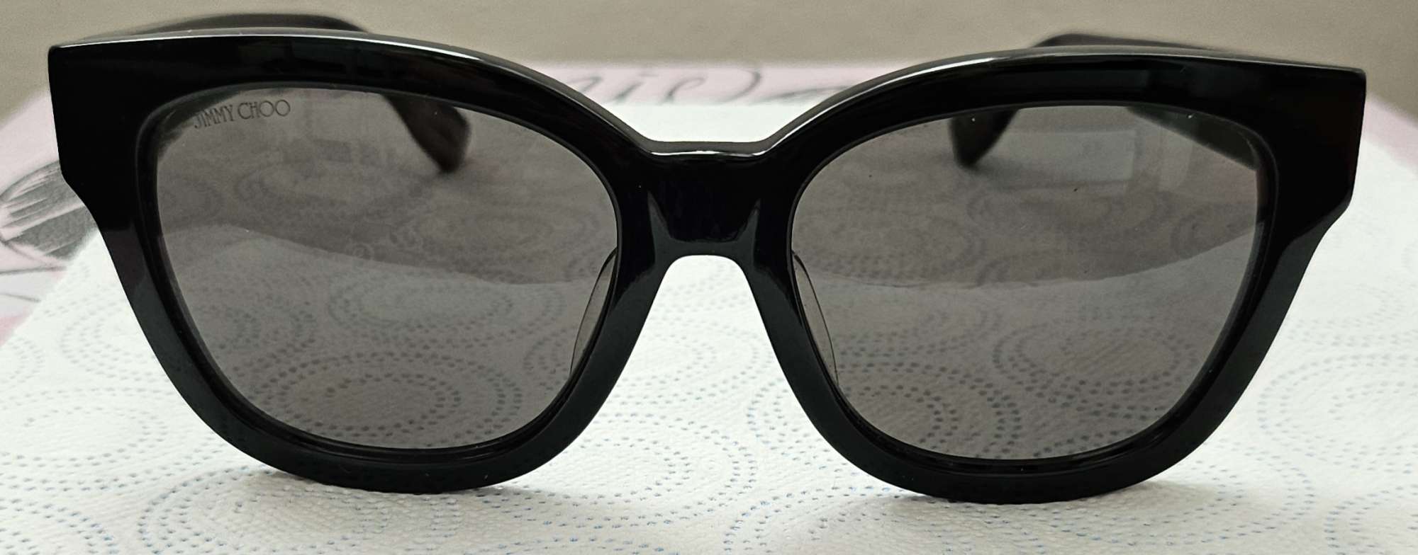 Jimmy Choo slnečné okuliare.