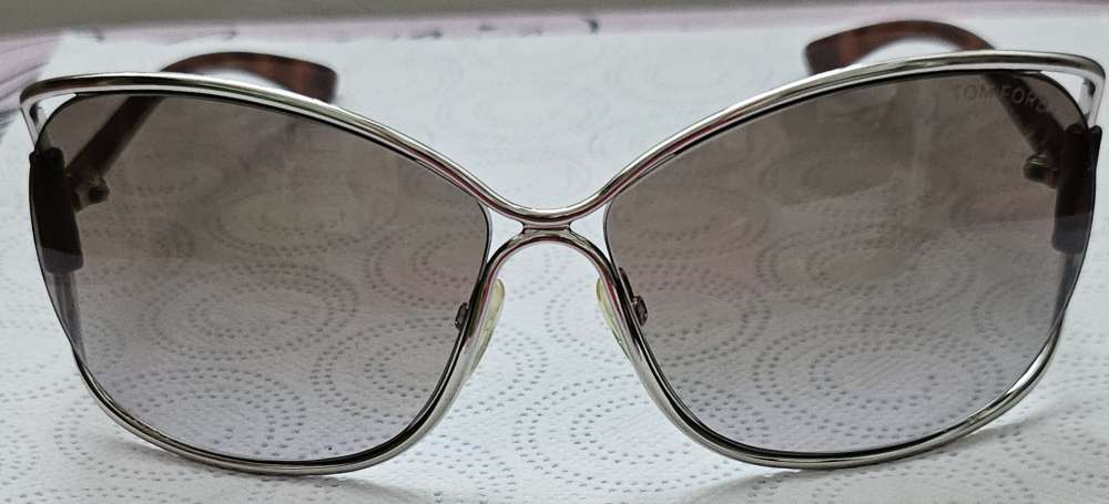 Tom Ford slnečné okuliare model Eugenia TF156.